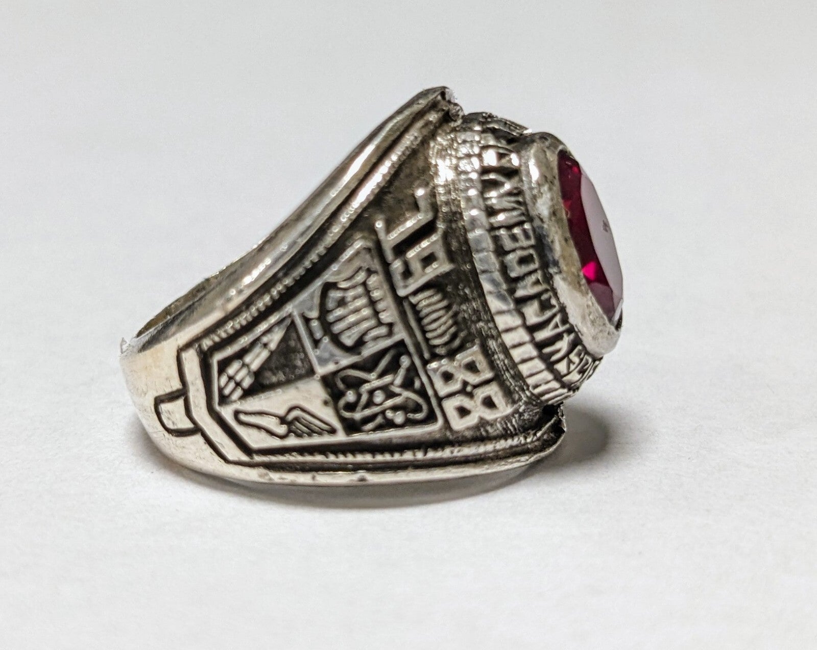 925 Sterling Silver Vintage Lab-Created Ruby 1988 School Ring Size 7 Beautiful