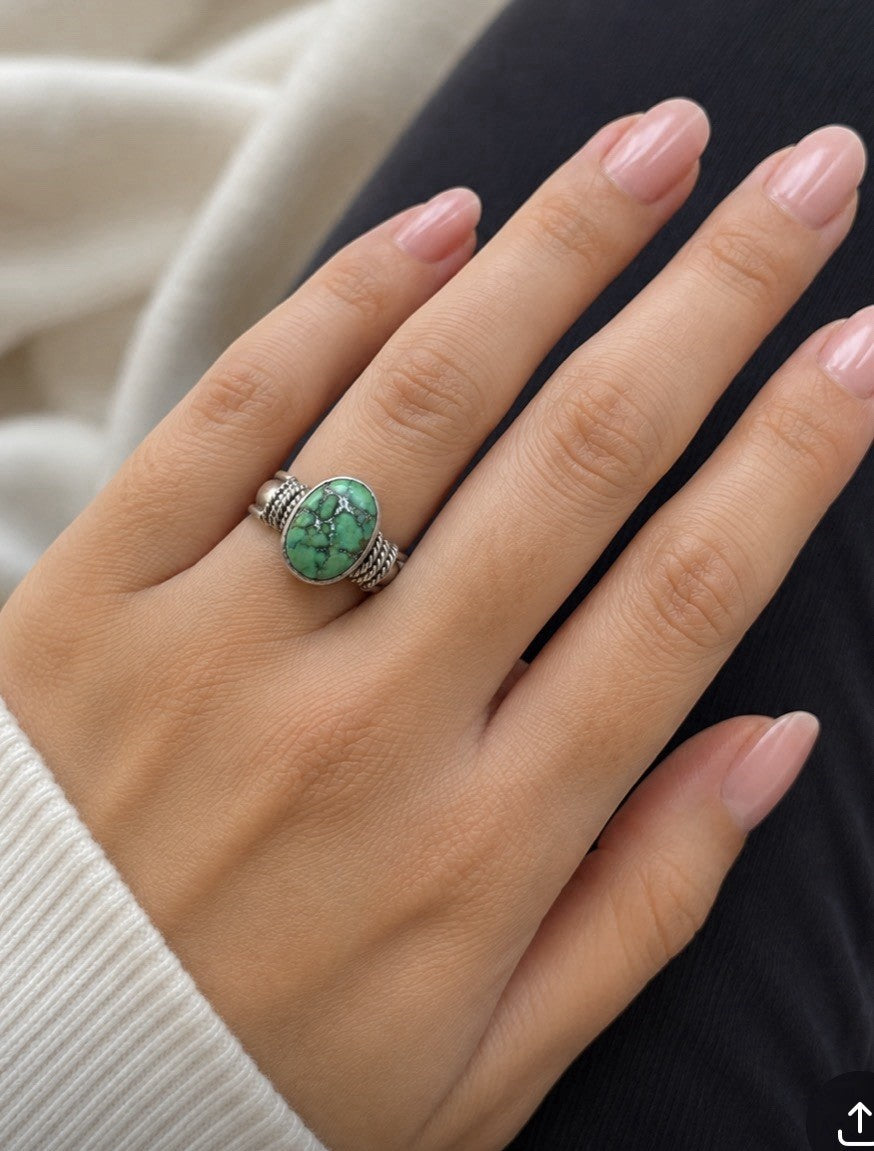 Vintage Sterling Silver Green Turquoise Ring Southwestern Navajo  925 Size 6
