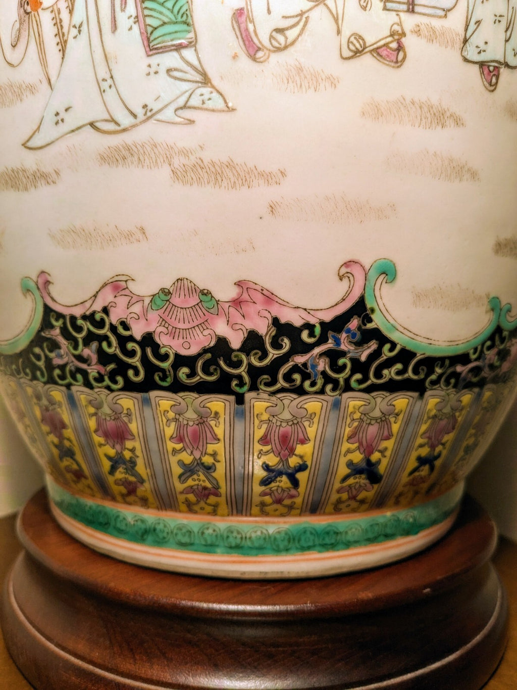 Antique Chinese Porcelain Vase Qianlong Famille Rose Fencai Hand Painted 18c