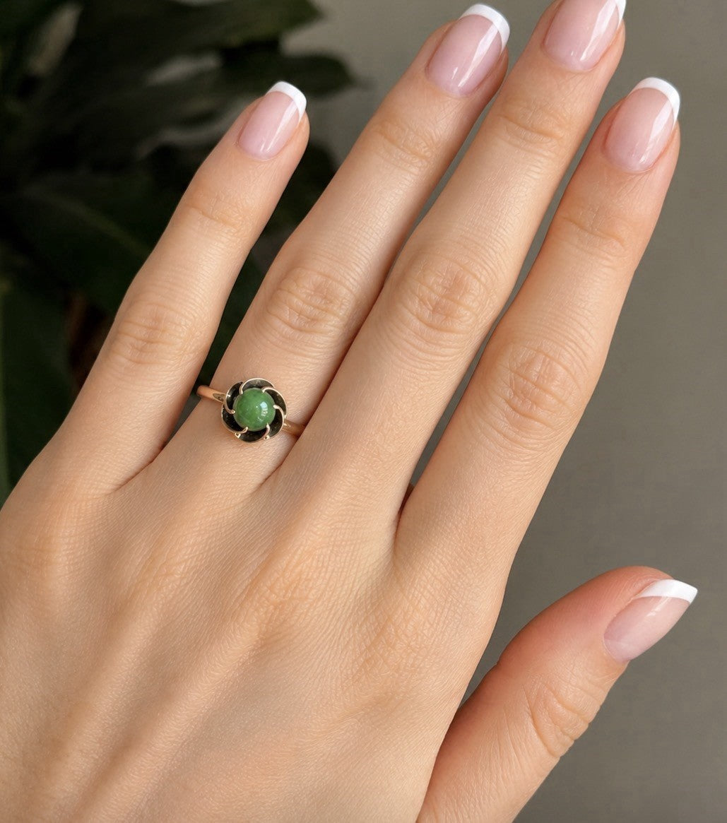Antique 14K Gold Green Jade Flower Vortex Ring Size 5 Victorian Style