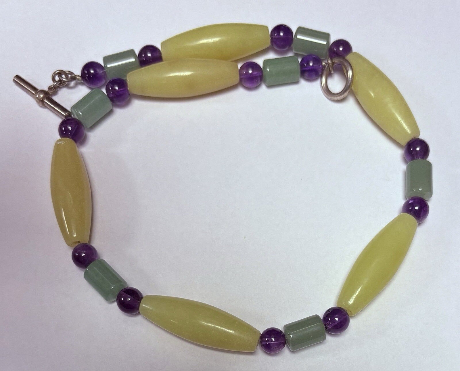VINTAGE MULTI-COLORED JADE/AMETHYST BEAD NECKLACE WITH STERLING TOGGLE CLASP