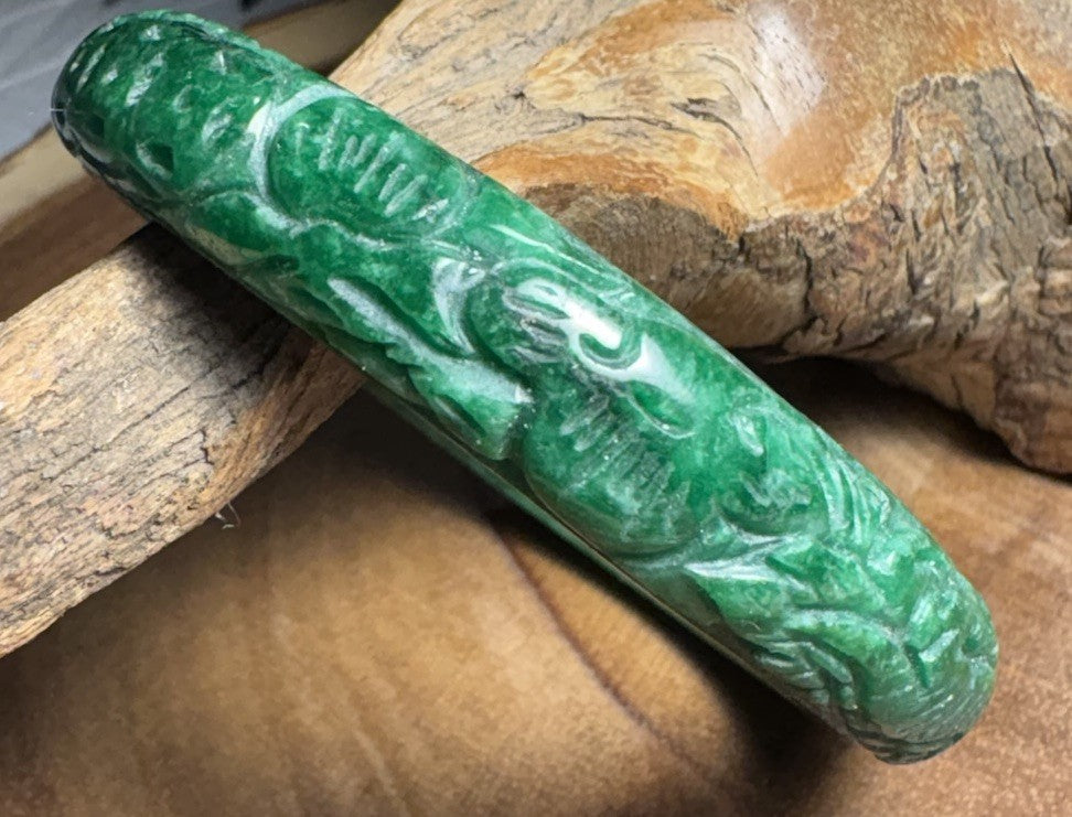 Vintage Carved Green Hardstone Bangle – Sculpted Floral Relief Bracelet