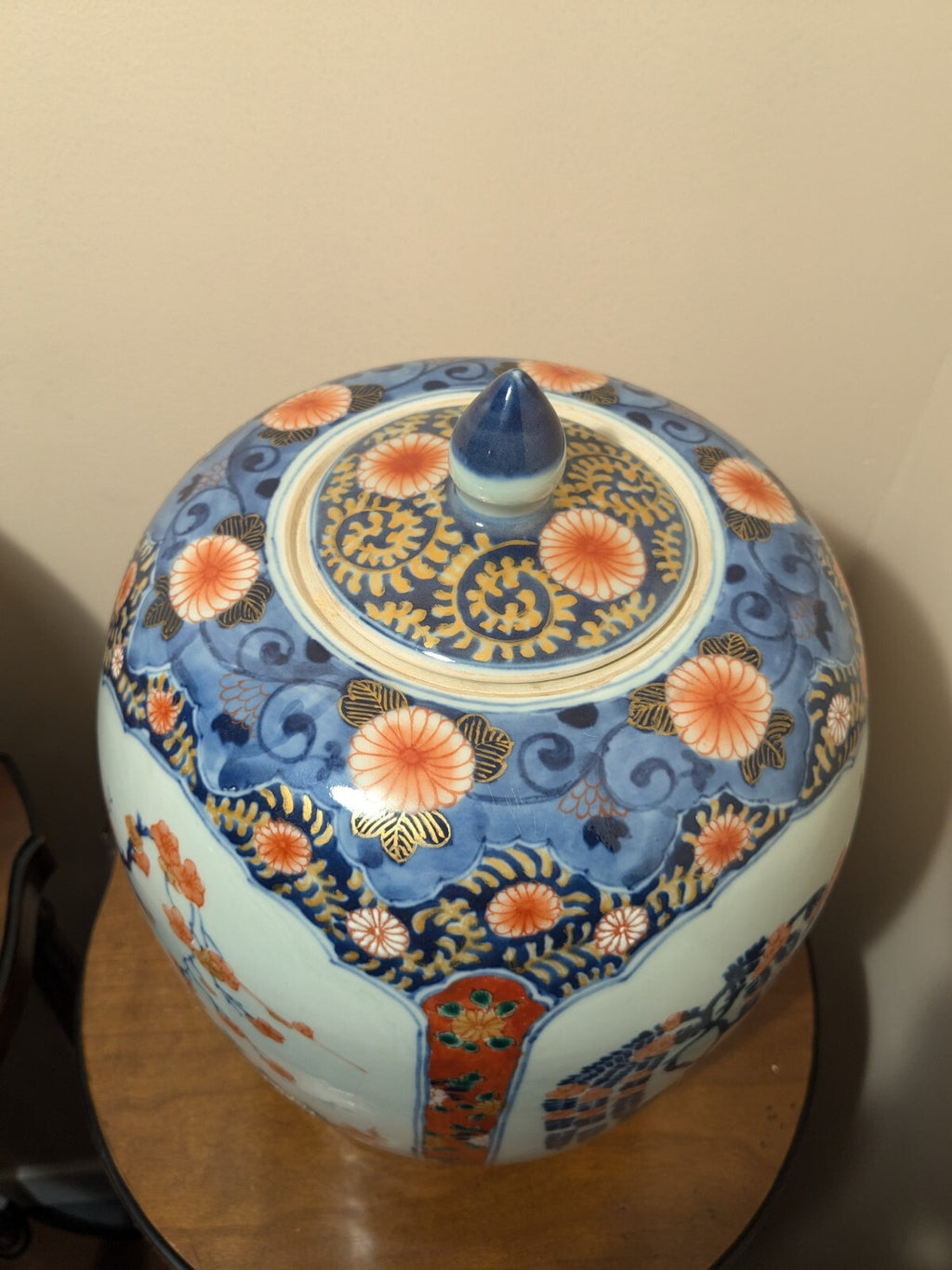 Chinese Porcelain Imari Lidded Jars Pair – Kangxi Mark Vintage Vases