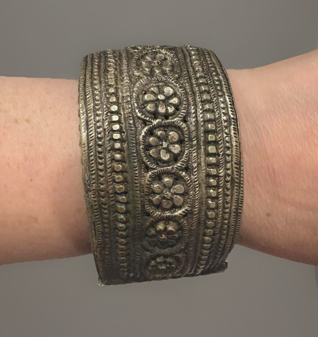 19th C Antique Ottoman / Berber Silver Hinged Tribal Cuff Bracelet