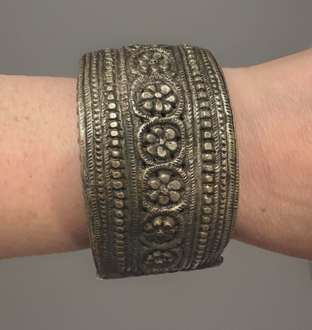 19th C Antique Ottoman / Berber Silver Hinged Tribal Cuff Bracelet