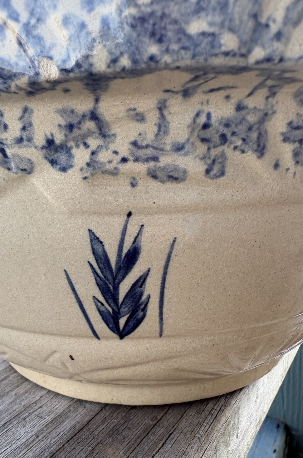 Vintage RRP Roseville Ohio 12” Blue Spongeware Stoneware Mixing Bowl USA