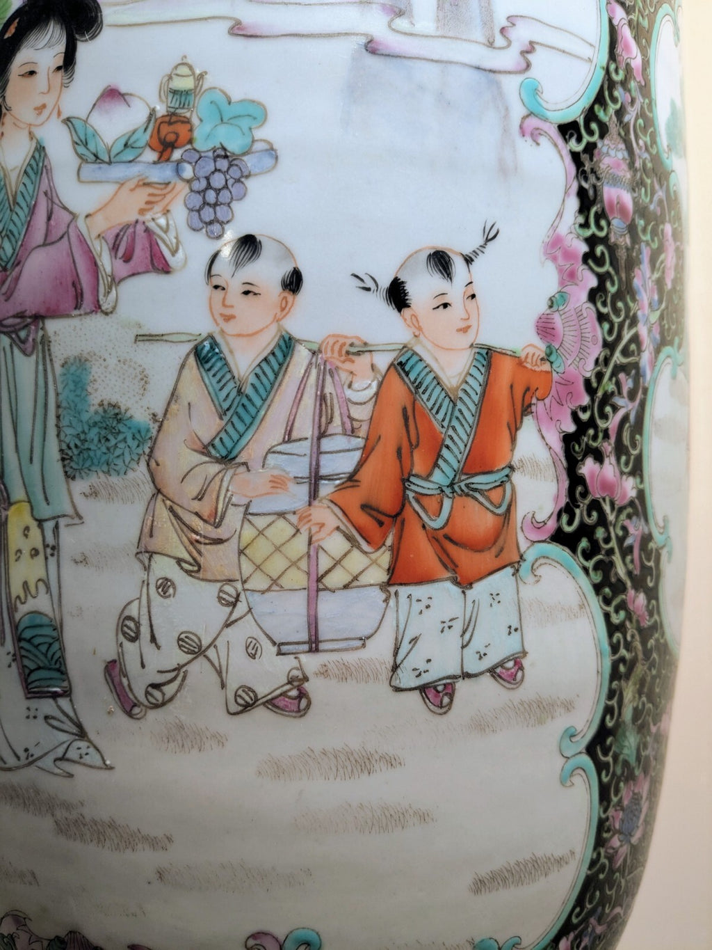 Antique Chinese Porcelain Vase Qianlong Famille Rose Fencai Hand Painted 18c