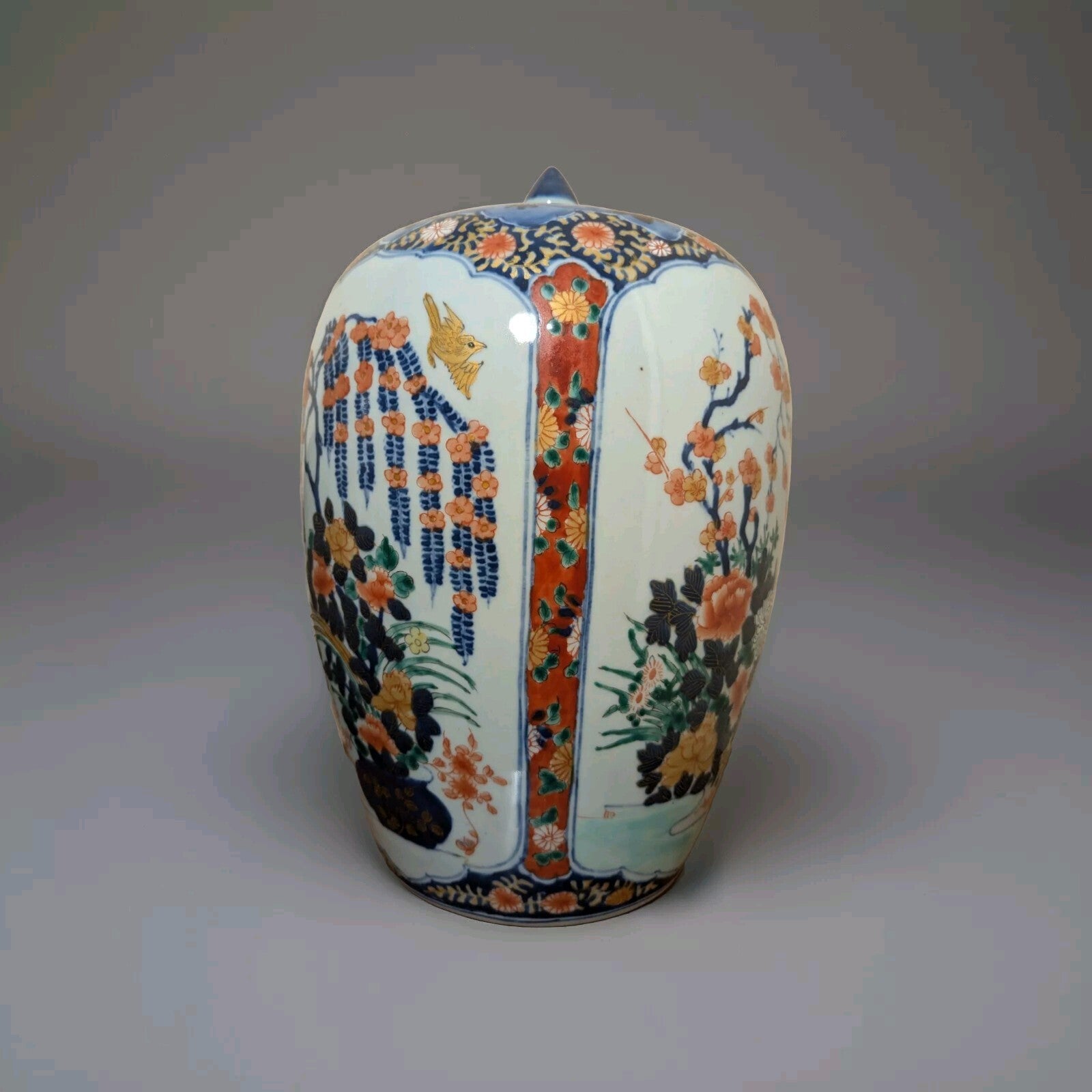Chinese Porcelain Imari Lidded Jars Pair – Kangxi Mark Vintage Vases