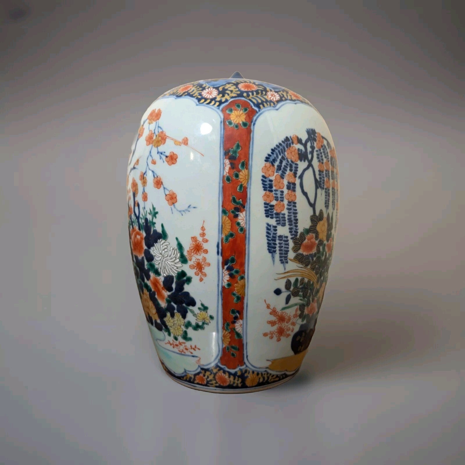 Chinese Porcelain Imari Lidded Jars Pair – Kangxi Mark Vintage Vases