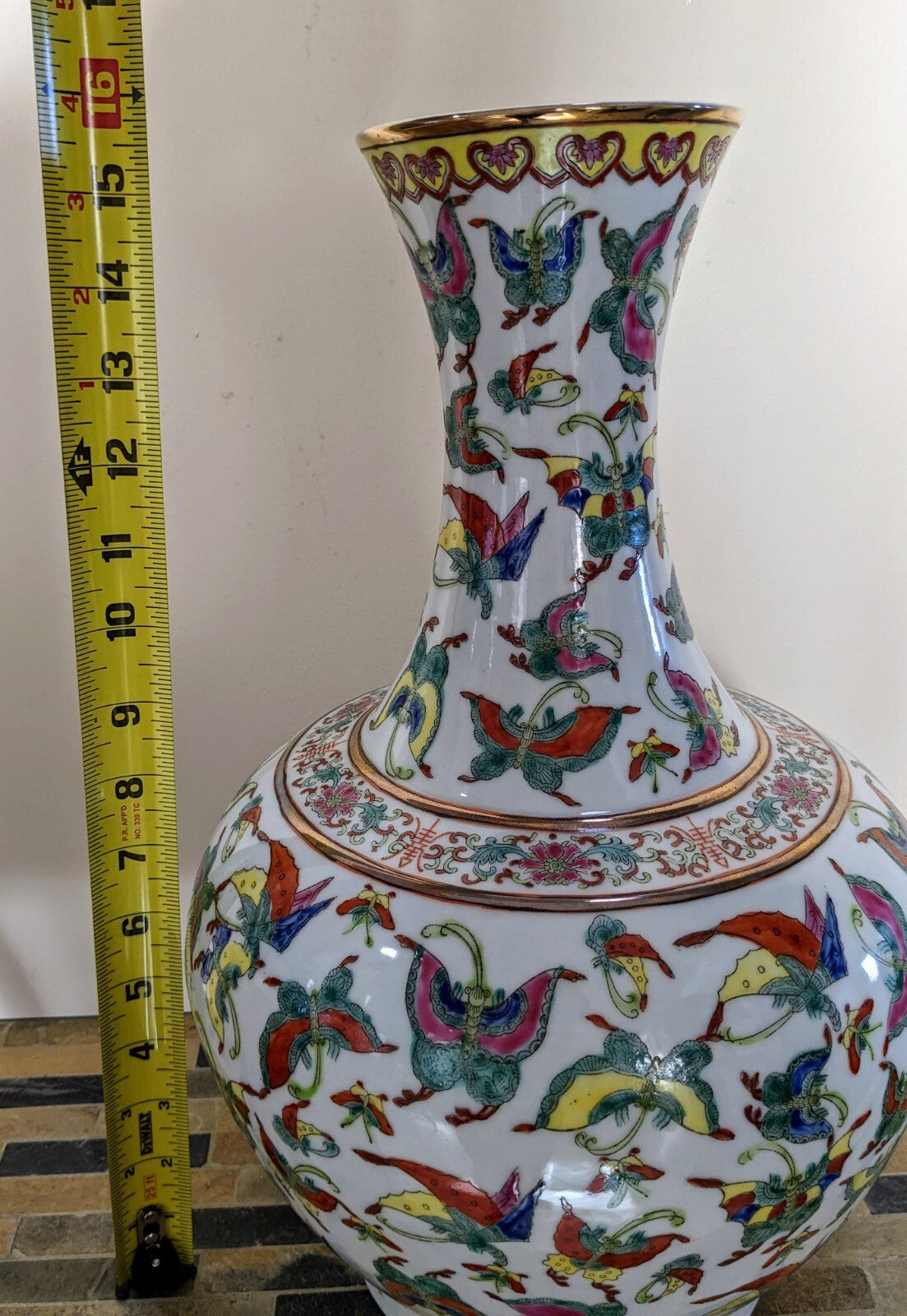 Antique Chinese Famillerose Butterfly vase Qing Guangxu Mark Hand painted