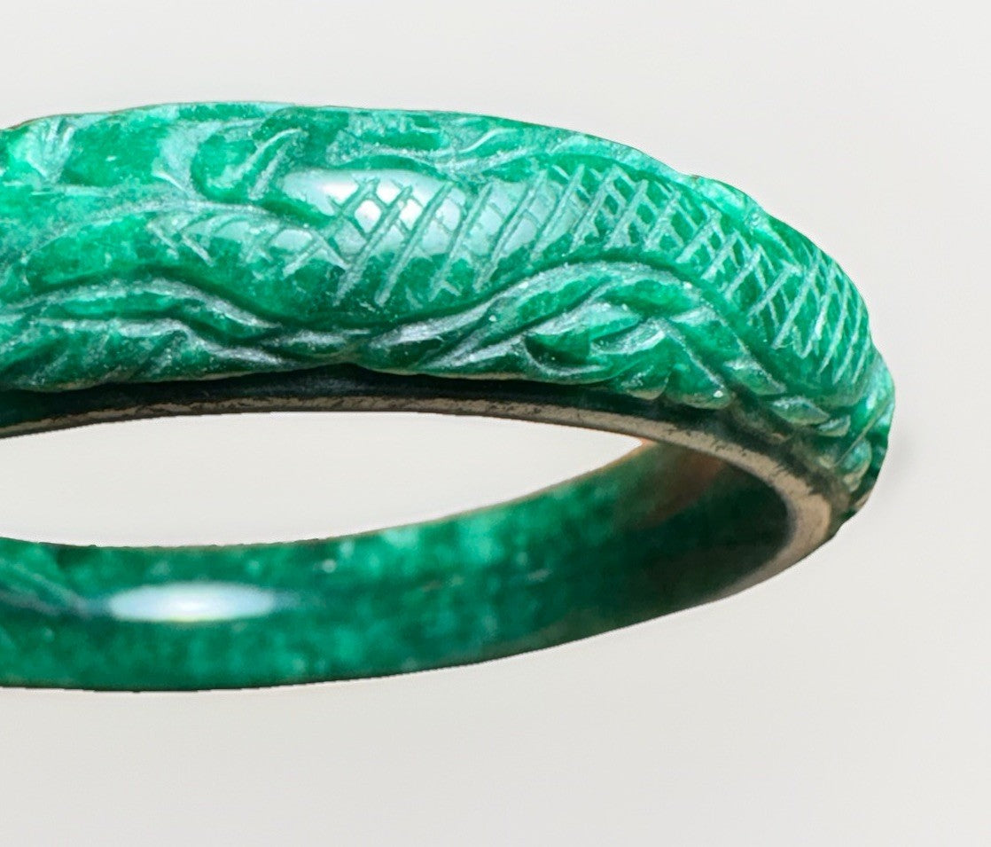 Vintage Carved Green Hardstone Bangle – Sculpted Floral Relief Bracelet