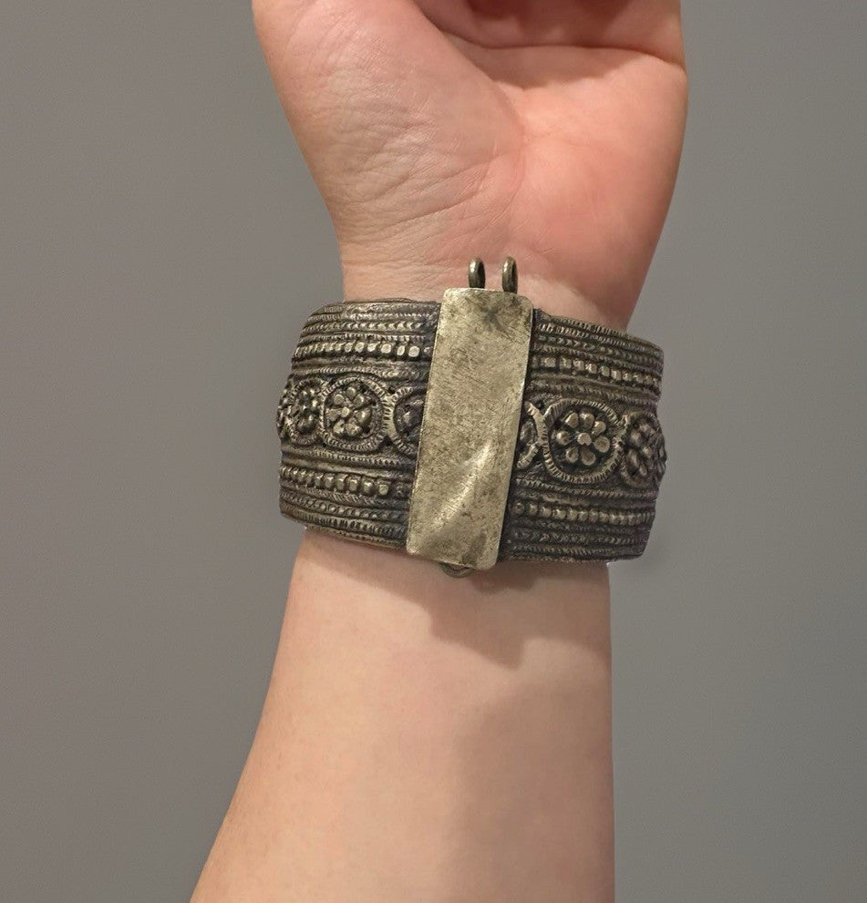 19th C Antique Ottoman / Berber Silver Hinged Tribal Cuff Bracelet