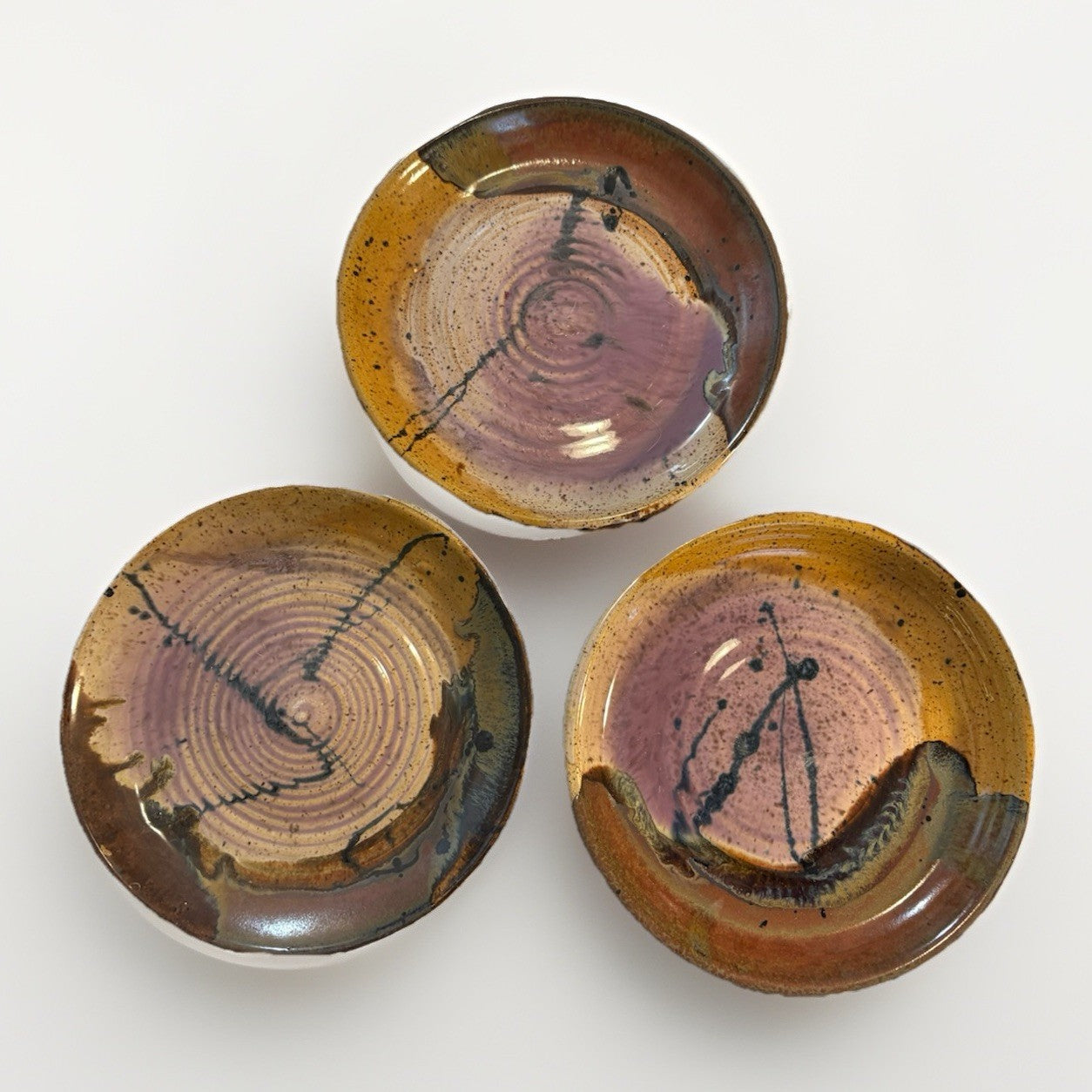 Signed Joel Edwards Studio Pottery Plate Set MCM California Art Set Of 3 8.5”