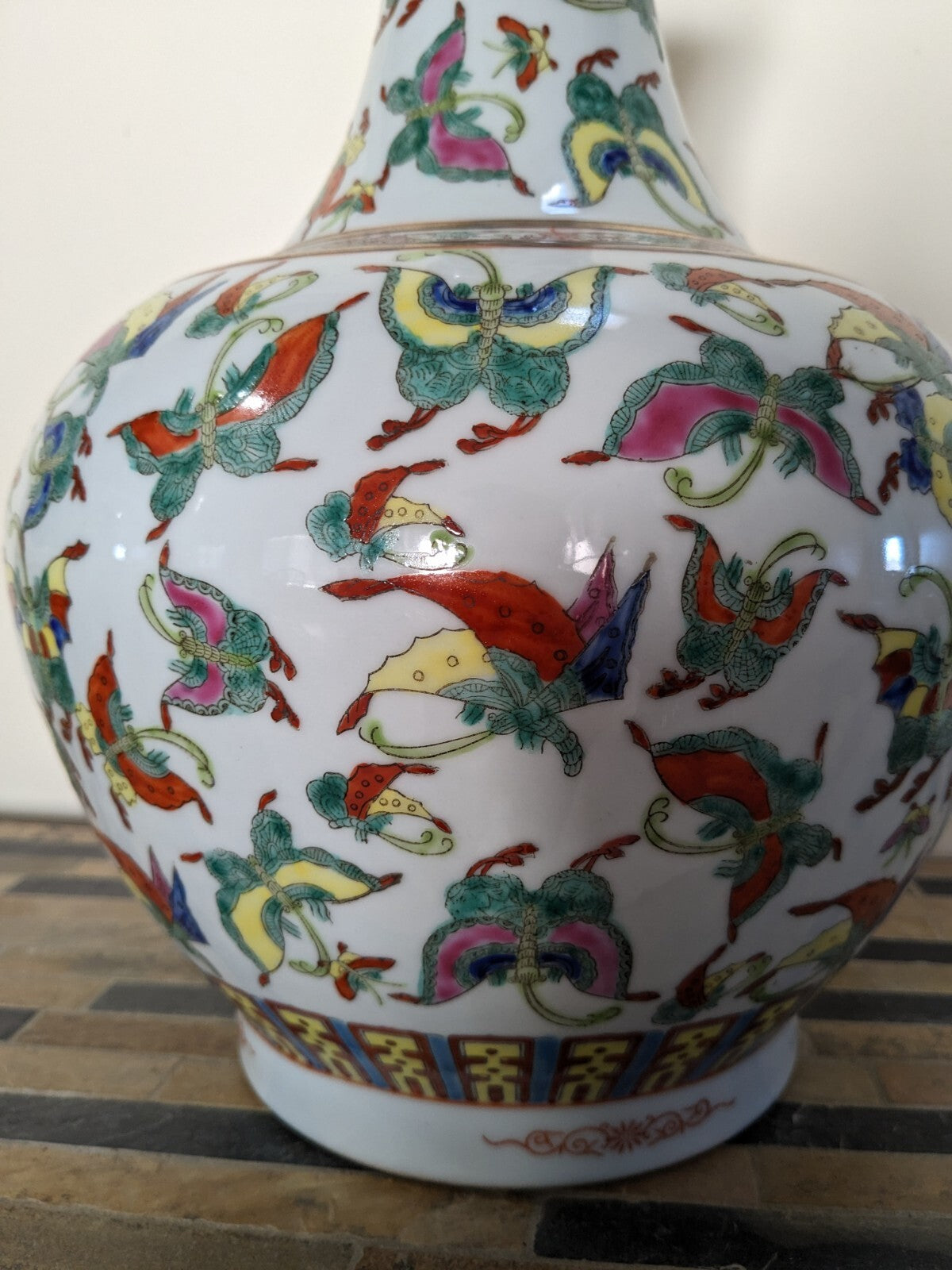 Antique Chinese Famillerose Butterfly vase Qing Guangxu Mark Hand painted