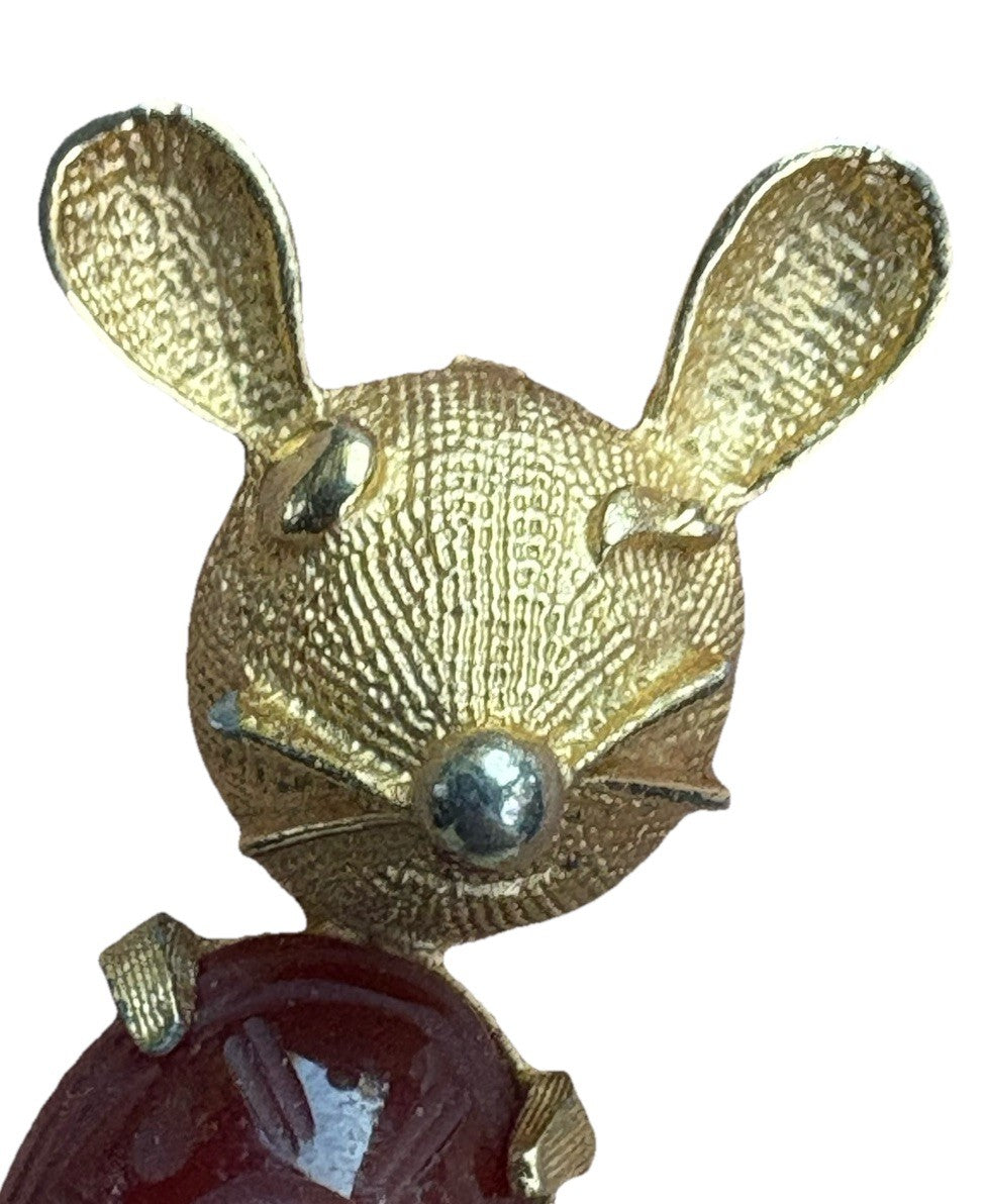 Vintage Gold Tone Mouse Brooch Red Carved Stone Retro Pin