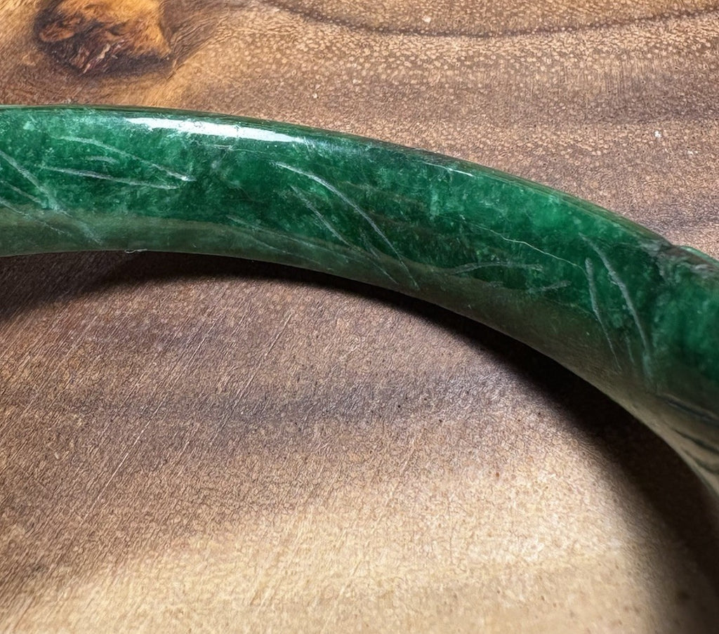 Vintage Carved Green Hardstone Bangle – Sculpted Floral Relief Bracelet
