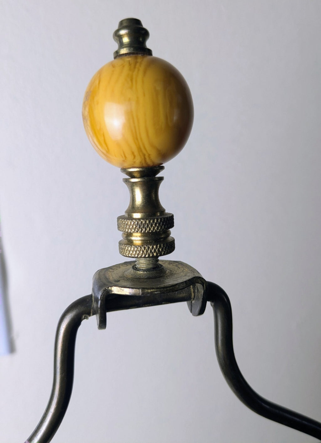 Vintage Mid-Century Chinese Paul Hanson Porcelain Brass Lamp