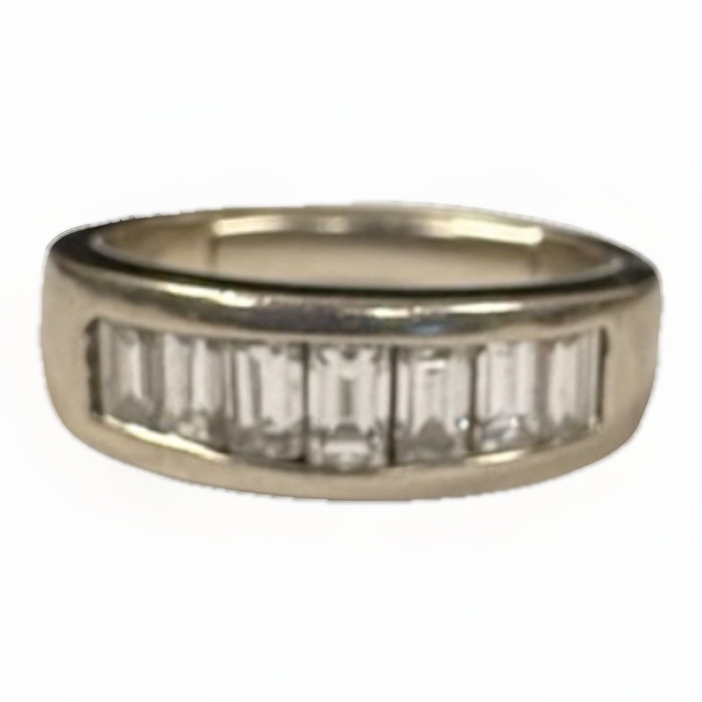 Men’s 10 Grams 18k White Gold Baguette Diamond Band Ring Size 10