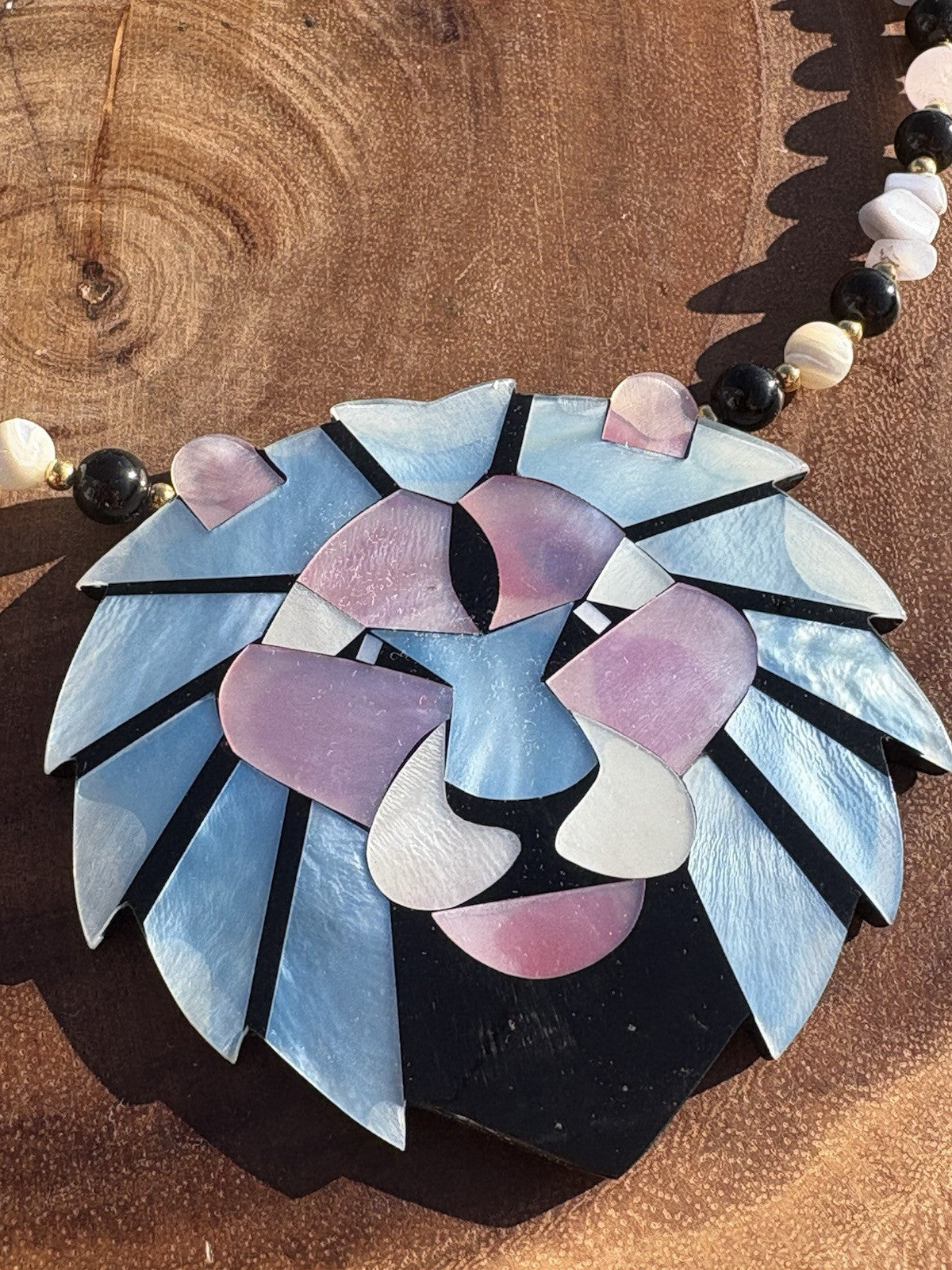 Statement Lion Inlay Shell Pendant Necklace Black Onyx Rose Quartz Beads 18”
