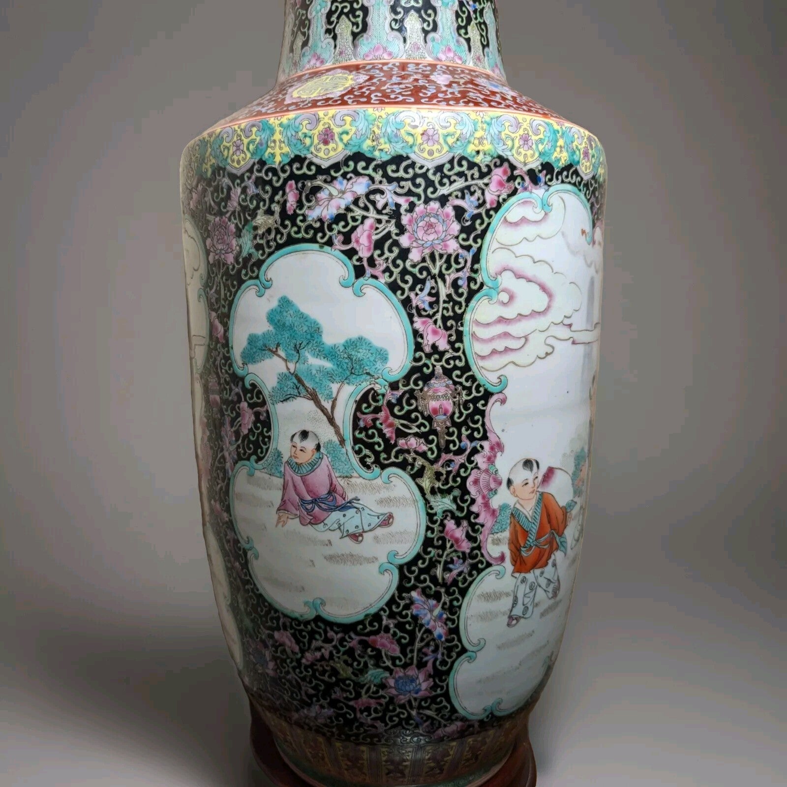 Antique Chinese Porcelain Vase Qianlong Famille Rose Fencai Hand Painted 18c