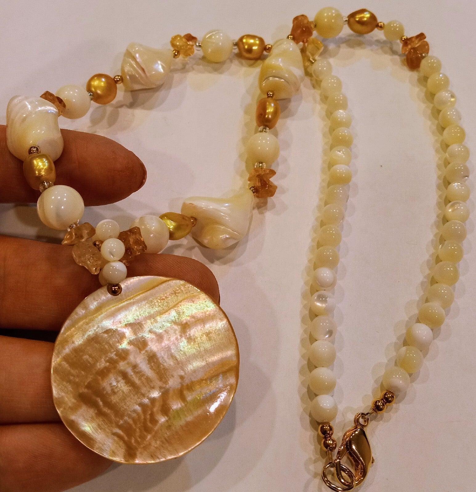 MOP Shell Inlaid Pendant Yellow Shells/Pearl Statement Necklace Genuine Stone
