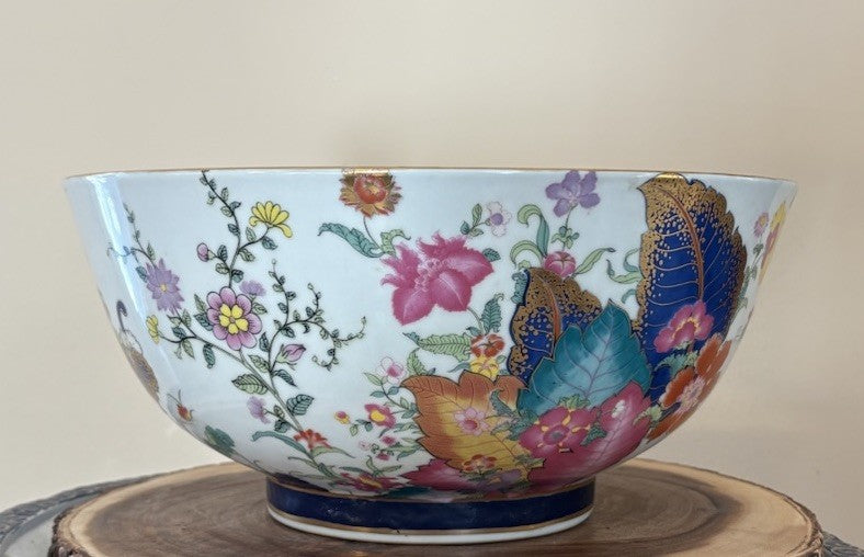 Chinese Famille Rose Porcelain Figural Floral Bowl, Late Qing, 12” Tobacco Leaf