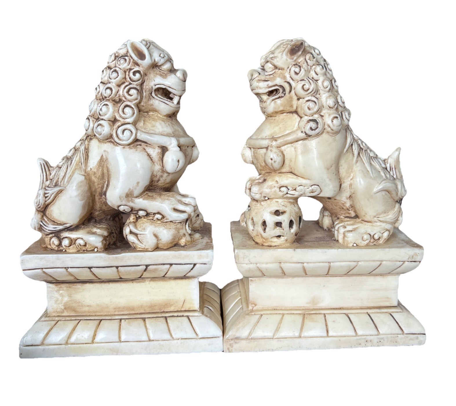 Vintage Resin FOO DOGS: Pair of Foo Dog.