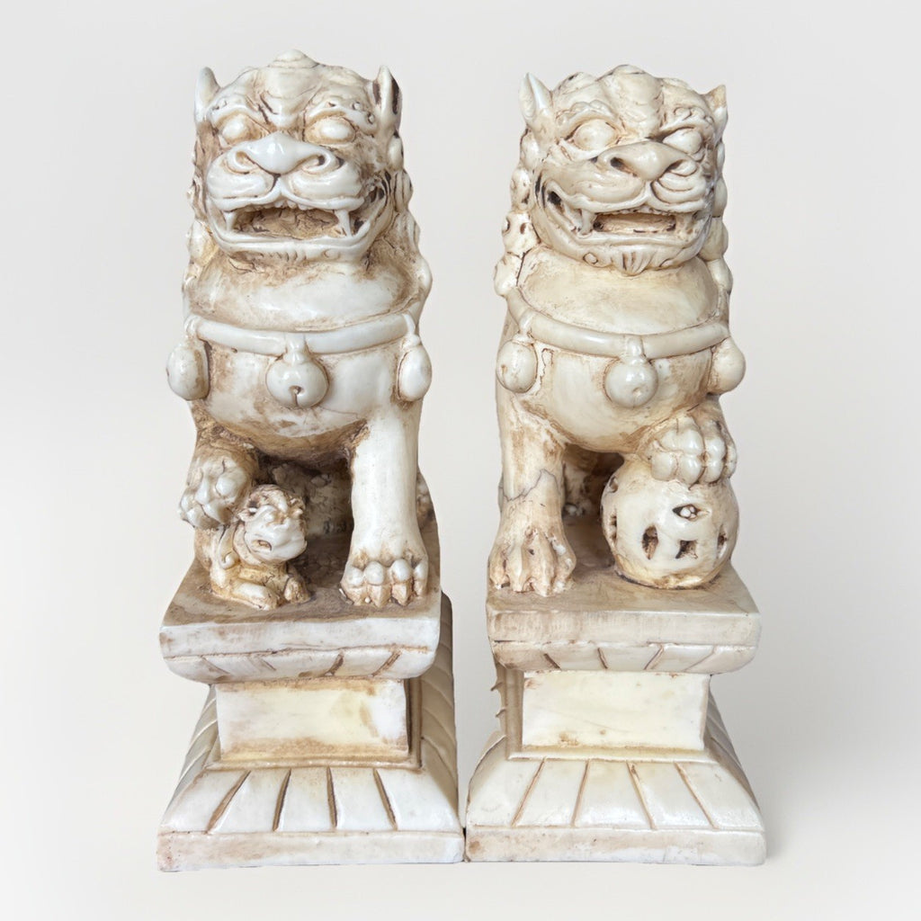 Vintage Resin FOO DOGS: Pair of Foo Dog.