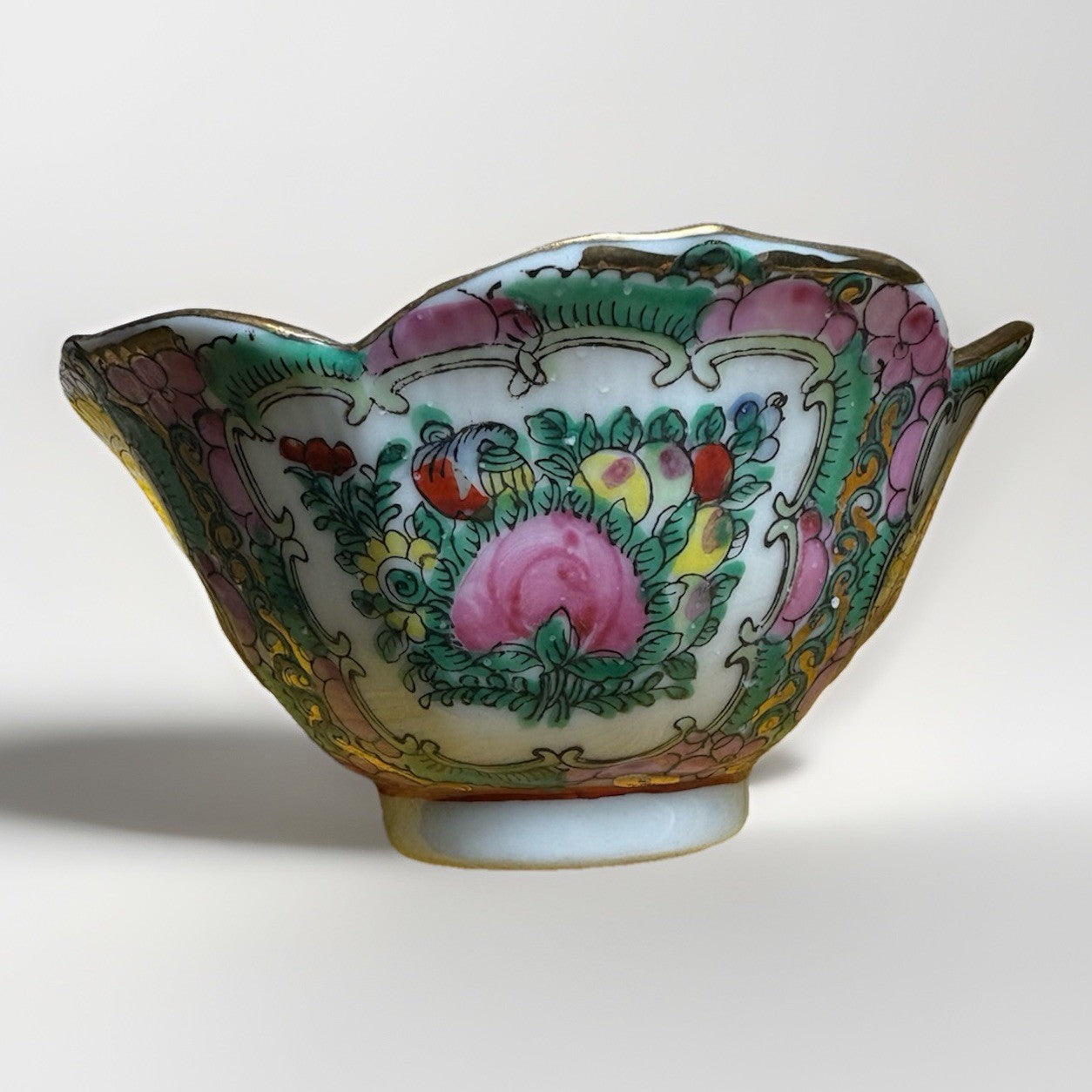 Antique Chinese Famille Rose Lobed Bowl | Gilt Enamel Figures & Peaches | Quin