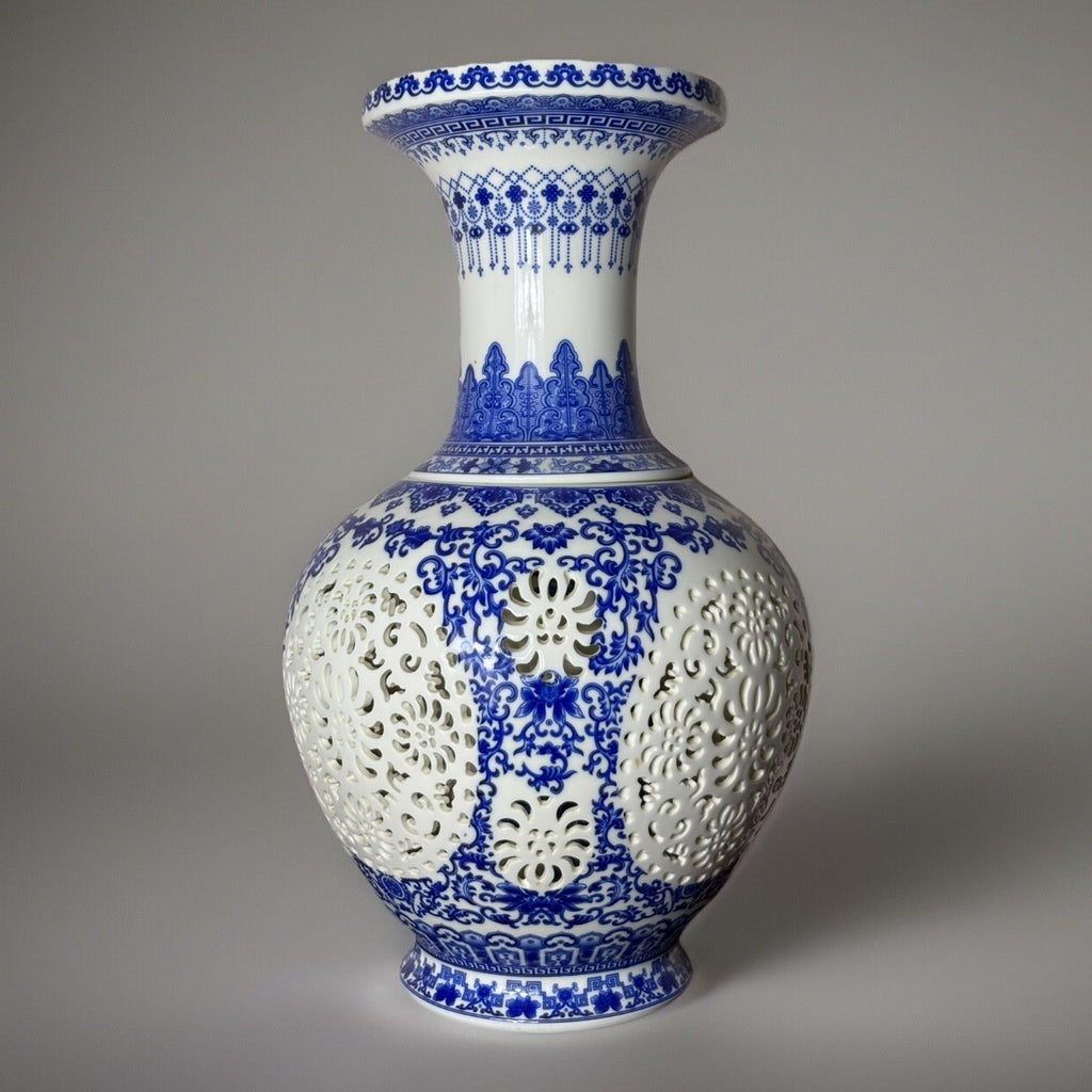 Blue & White Porcelain Vase Chinese Retro Art Hollow Out Vase