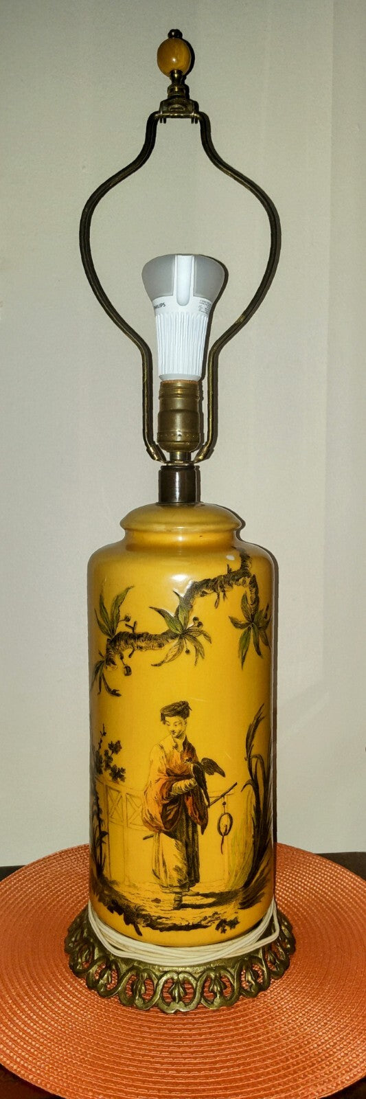 Vintage Mid-Century Chinese Paul Hanson Porcelain Brass Lamp