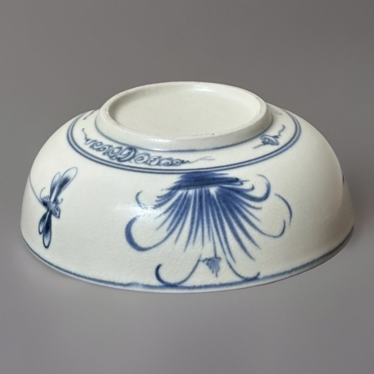 Arita Japanese Porcelain Bowl ca1700-1730 Kanzan & Jittoku Edo period White Blue