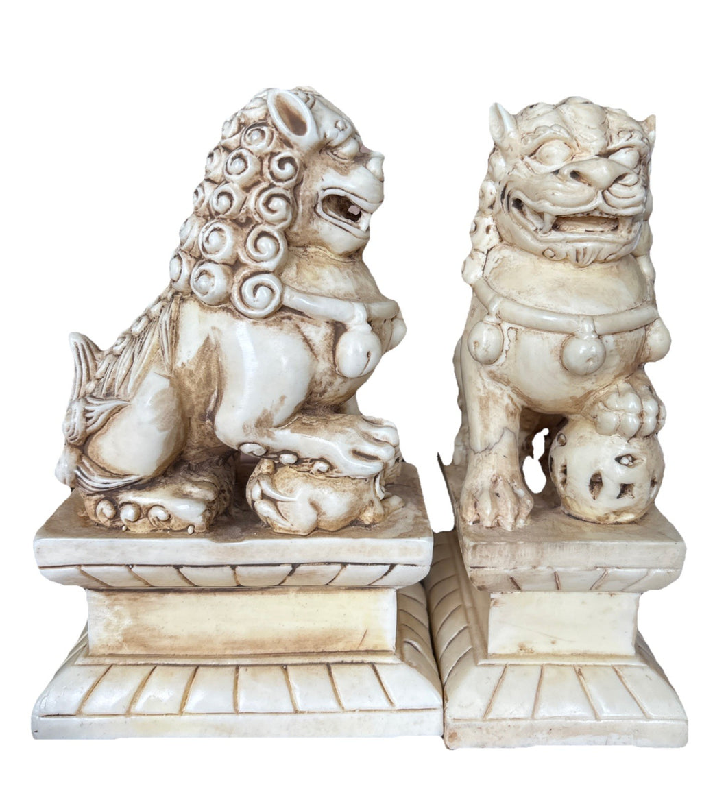 Vintage Resin FOO DOGS: Pair of Foo Dog.