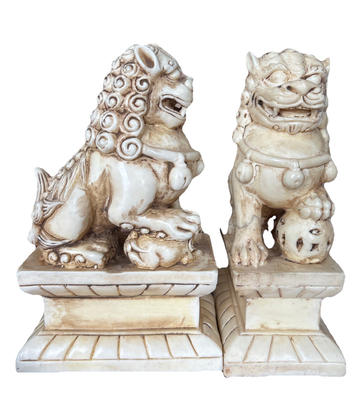 Vintage Resin FOO DOGS: Pair of Foo Dog.