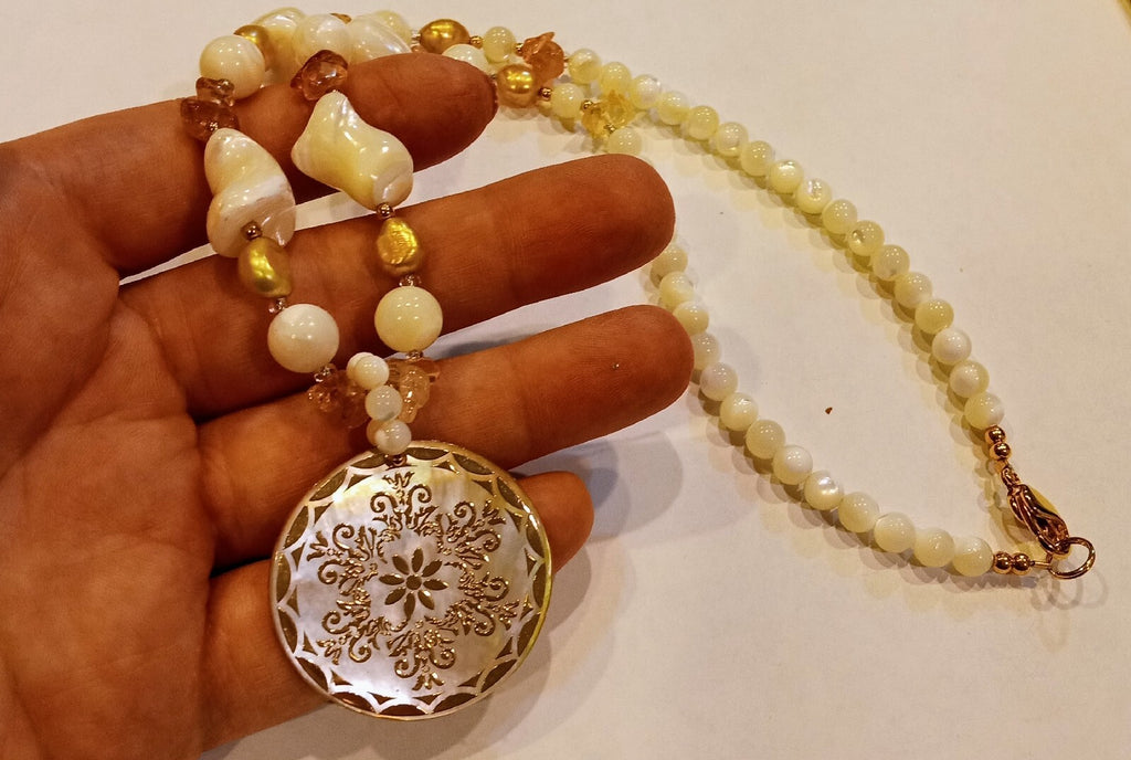 MOP Shell Inlaid Pendant Yellow Shells/Pearl Statement Necklace Genuine Stone