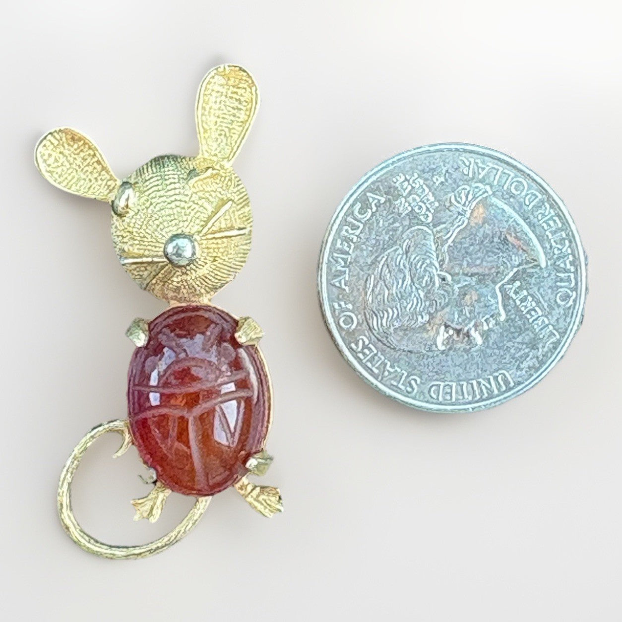 Vintage Gold Tone Mouse Brooch Red Carved Stone Retro Pin