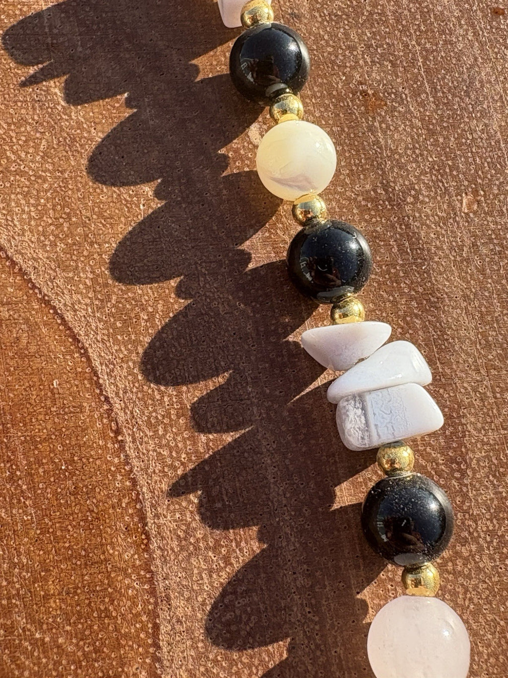 Statement Lion Inlay Shell Pendant Necklace Black Onyx Rose Quartz Beads 18”